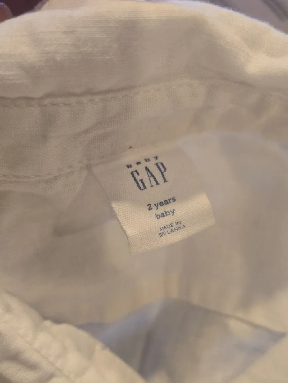GAP White Short-Sleeve Button-Down Shirt with Pocket Embroidery